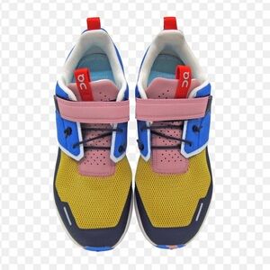 On Cloud kids sneakers size 1.5K